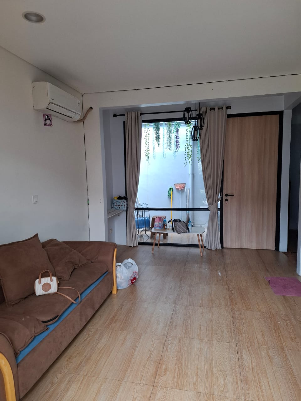 Rumah Disewakan di Cluster Waterfornt Lippo Cikarang